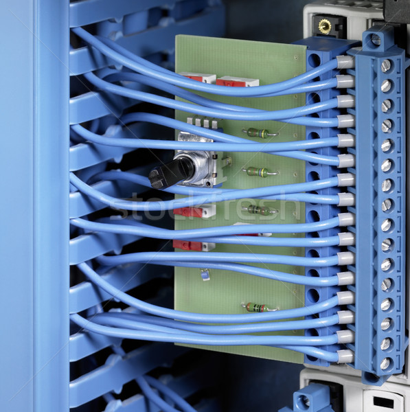 Electronică detaliu electric aparat cabluri tehnologie Imagine de stoc © prill