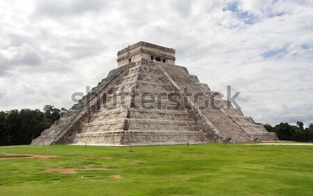 Chichen Itza arkeolojik çim Bina seyahat Stok fotoğraf © prill