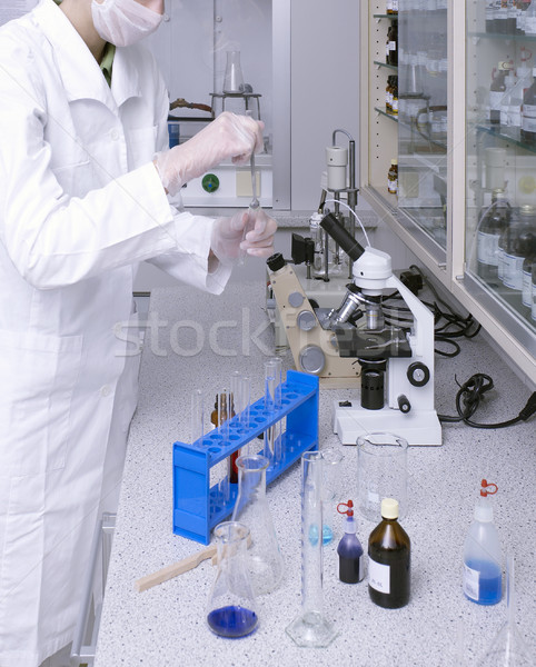 Laboratorio mujer de trabajo médicos laboratorio tecnología Foto stock © prill