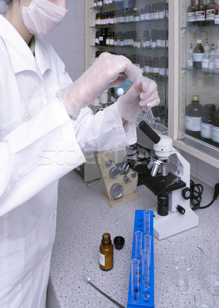 Laboratório mulher trabalhando médico lab tecnologia Foto stock © prill