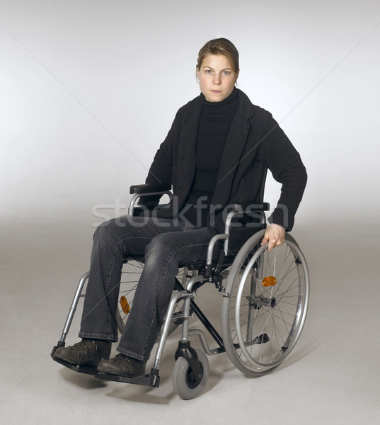 [[stock_photo]]: Femme · fauteuil · roulant · studio · photographie · jeune · femme · séance