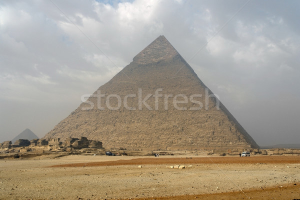 Giza piramis tájkép por hő Egyiptom Stock fotó © prill
