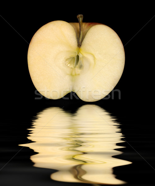 Apfel frischen Wasseroberfläche schwarz zurück Stock foto © prill