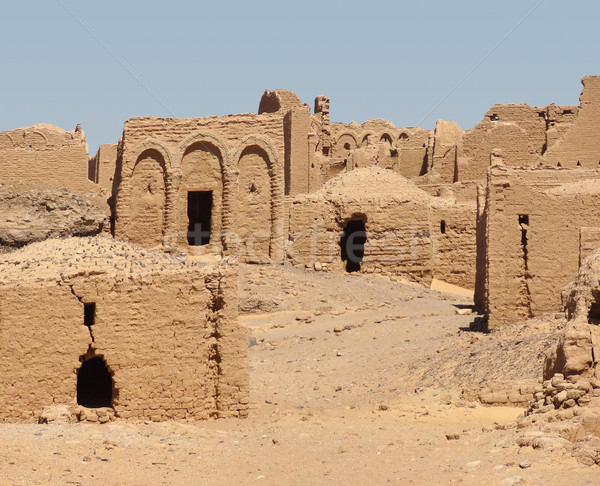 Impressie rond historisch kerkhof Egypte woestijn Stockfoto © prill