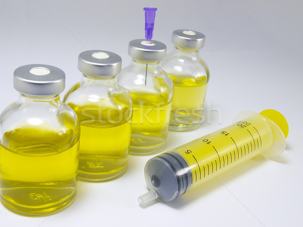 Injekciós tű gyógyszer citromsárga szürke fény kórház Stock fotó © Pruser