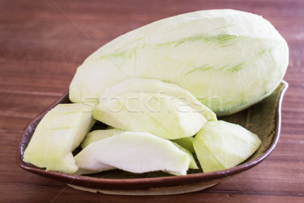 Yeşil mango ahşap masa stok fotoğraf Stok fotoğraf © punsayaporn