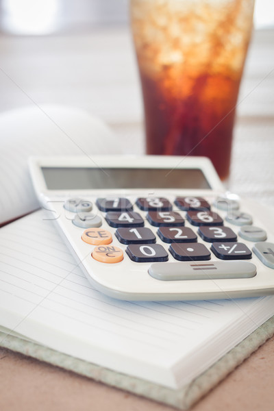 Kalkulator notebooka szkła cola czas Fotografia Zdjęcia stock © punsayaporn