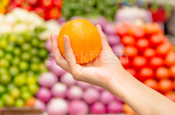 Foto d'archivio: Donna · arancione · supermercato · shopping · rosso