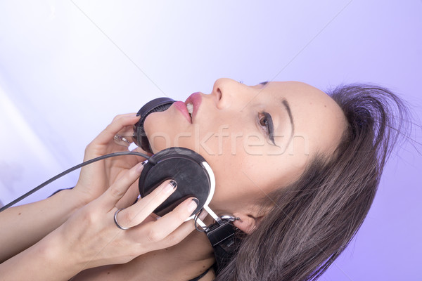 Portrait femme casque musique yeux étudiant [[stock_photo]] © pxhidalgo