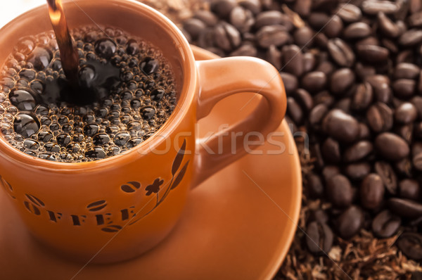 Foto d'archivio: Tazza · di · caffè · fresche · fagioli · chicchi · di · caffè · caffè · colazione