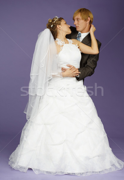 Menyasszony vőlegény lila póz stúdió lány Stock fotó © pzaxe