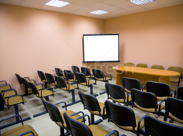 Interior conferinţă hol roz mic birou Imagine de stoc © pzaxe