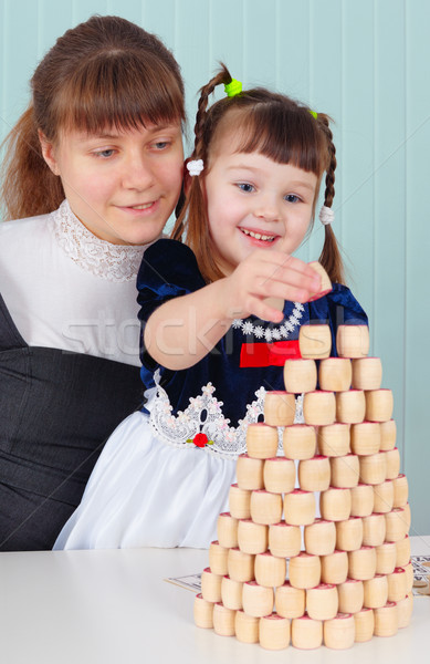 Moeder dochter spelen bouwen toren tabel Stockfoto © pzaxe