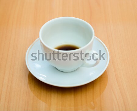 Ceaşcă nu beat in sus ceaşcă de cafea masuta de cafea Imagine de stoc © pzaxe