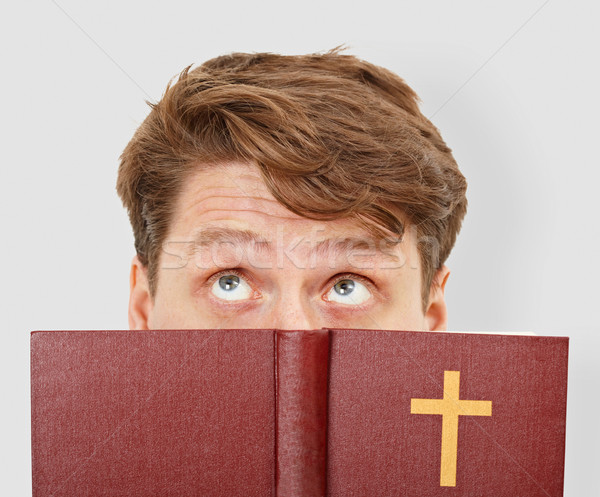 Foto stock: Joven · Biblia · lectura · gris · libro · cara