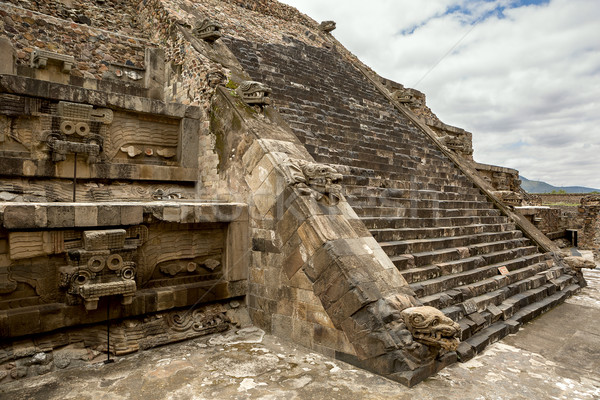 Escaleras dragón pirámide detalles decorado piedra Foto stock © Quasarphoto