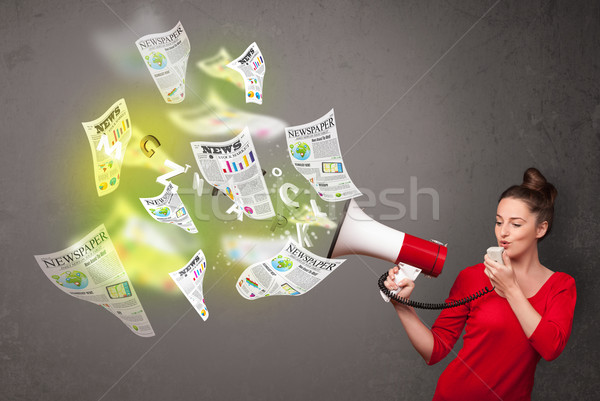 Mädchen Geschrei Lautsprecher Zeitungen fliegen heraus Stock foto © ra2studio