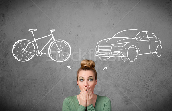 商業照片: 女子 · 選擇 · 自行車 · 汽車 · 漂亮