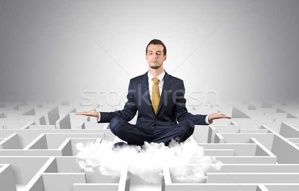 Foto d'archivio: Imprenditore · nube · labirinto · giovani · yoga · posizione