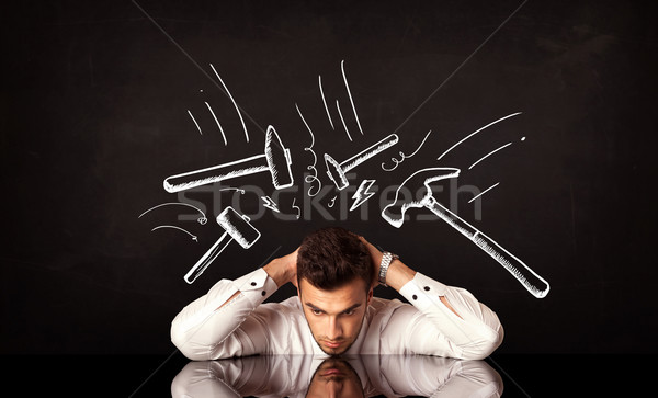 [[stock_photo]]: Déprimée · affaires · séance · marteau · jeunes · blanche