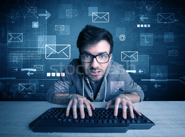 Intruso hackers e-mail jovem Foto stock © ra2studio