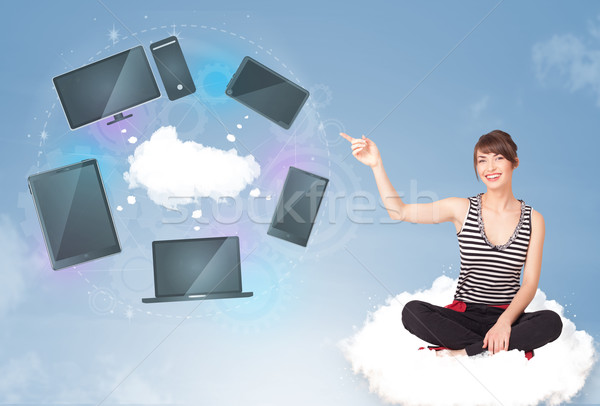 Stockfoto: Jong · meisje · vergadering · wolk · genieten · cloud-netwerk · dienst