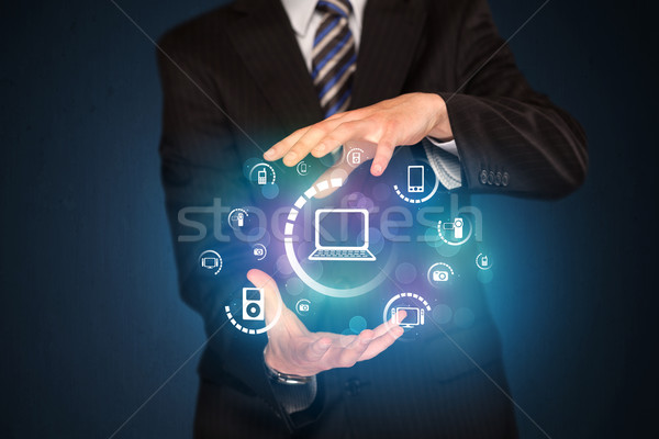 Digital mass-media icoane om de afaceri mâini Imagine de stoc © ra2studio