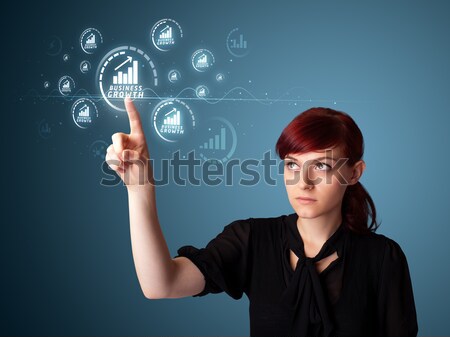 Femeie de afaceri virtual mass-media tip butoane Imagine de stoc © ra2studio