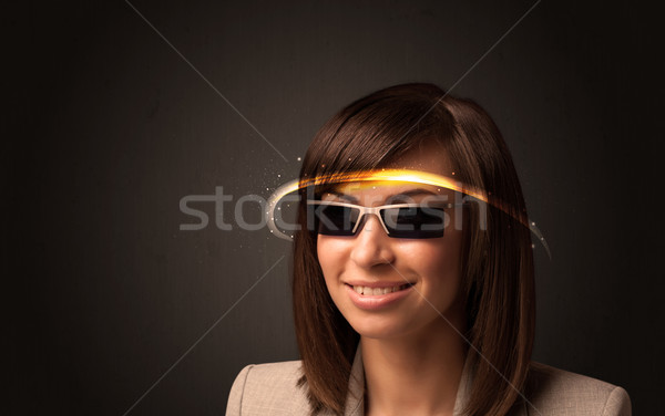 Zdjęcia stock: Pretty · woman · patrząc · futurystyczny · wysoki · tech · okulary
