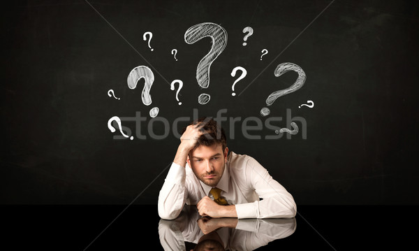 Foto stock: Sesión · empresario · signos · de · interrogación · deprimido · negocios · hombre