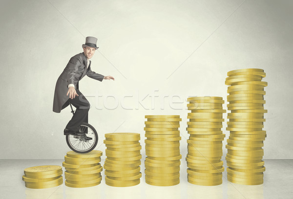 Foto stock: Homem · de · negócios · equitação · para · cima · moeda · gráfico · dinheiro