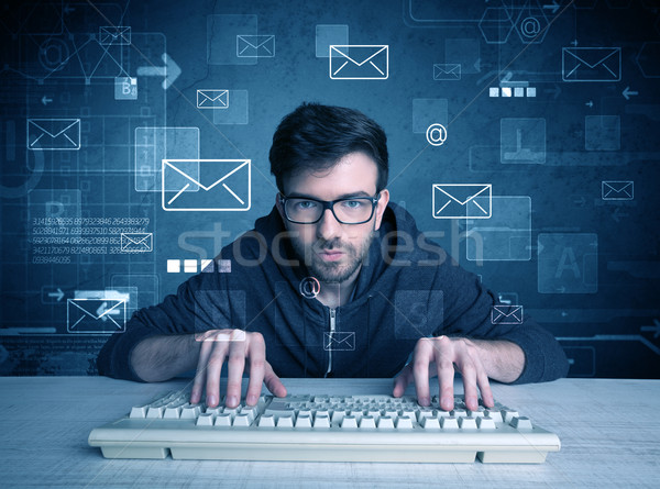 Indringer hacking e-mail begaafd jonge hacker Stockfoto © ra2studio