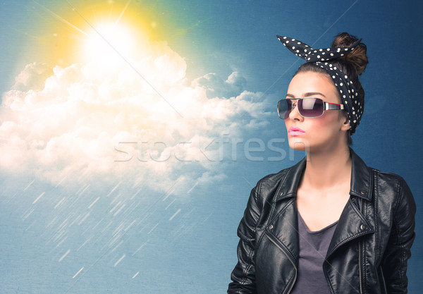 Stok fotoğraf: Genç · kişi · bakıyor · güneş · gözlüğü · bulutlar · güneş