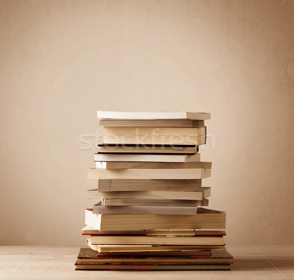 書籍 復古 老 學校 背景 商業照片 © ra2studio