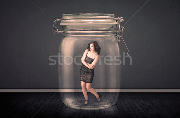 Foto stock: Mujer · de · negocios · atrapado · vidrio · jar · alimentos · espacio