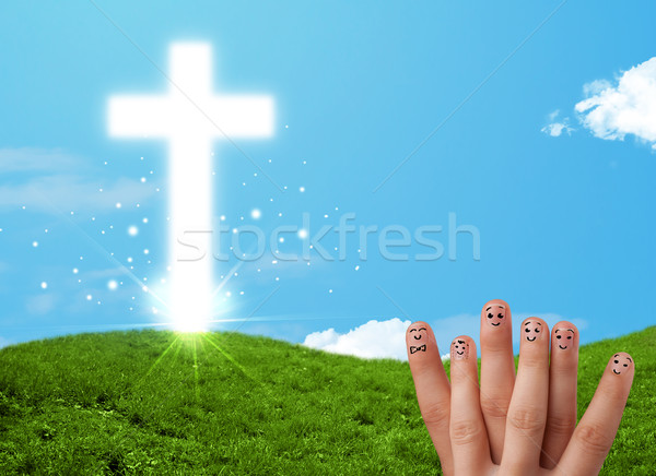 [[stock_photo]]: Heureux · doigt · smileys · christian · religion · croix