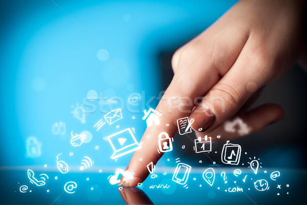 [[stock_photo]]: Doigt · pointant · médias · sociaux · main · toucher