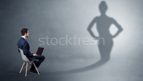 üzletember felajánlás árnyék nő gazdag csinos Stock fotó © ra2studio