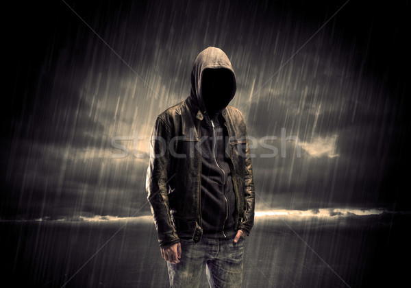 Foto stock: Anónimo · terrorista · noche · ladrón · irreconocible · pie