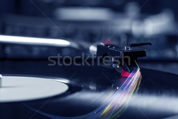 Музыкальный плеер играет виниловых музыку аннотация Сток-фото © ra2studio