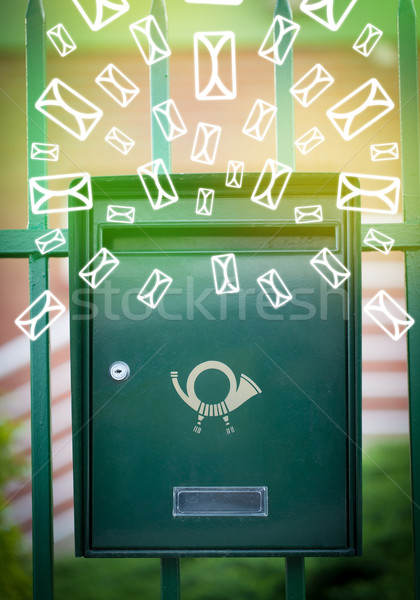 Mailbox lettera icone verde carta Foto d'archivio © ra2studio