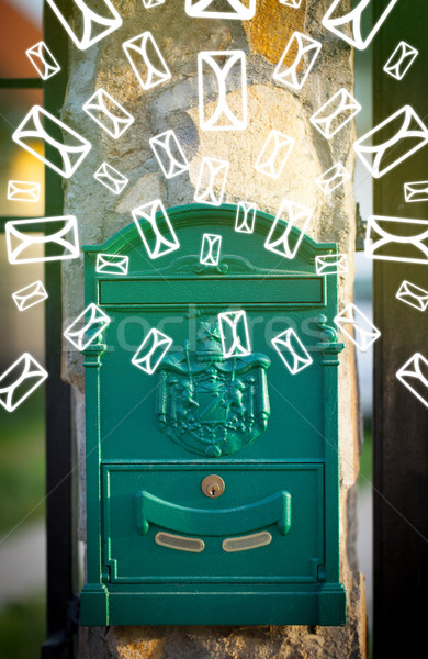 Mailbox lettera icone verde carta Foto d'archivio © ra2studio