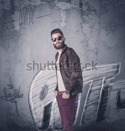 Mode Modell stehen Graffiti Wand gut aussehend Stock foto © ra2studio