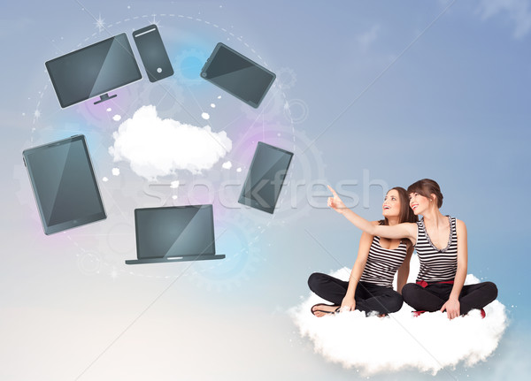 Stockfoto: Jonge · meisjes · vergadering · wolk · genieten · cloud-netwerk