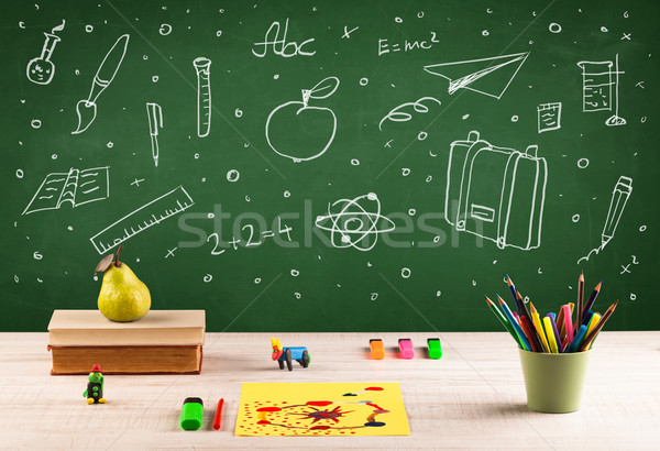 Zurück in die Schule Tafel Farbe Bleistifte Holz Schule Stock foto © ra2studio