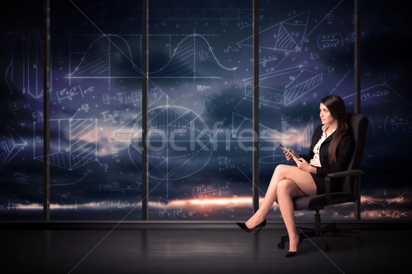 Femeie de afaceri comprimat birou cameră grafic Imagine de stoc © ra2studio