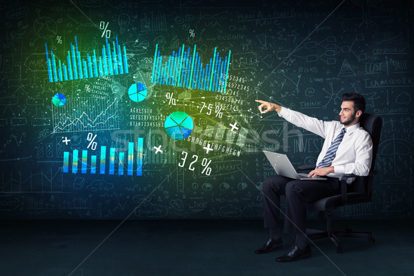 Stok fotoğraf: Işadamı · ofis · koltuğu · dizüstü · bilgisayar · el · yüksek · teknoloji