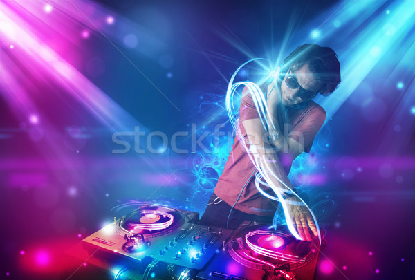 [[stock_photo]]: énergique · musique · puissant · effets · de · lumière · jeunes · fête