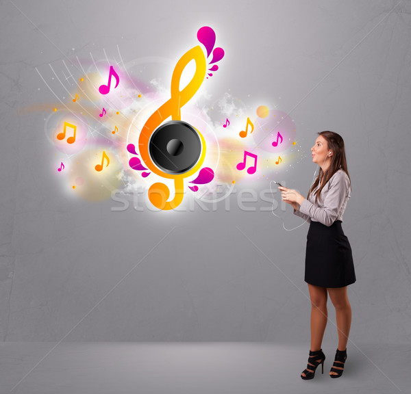 Csinos lány énekel zenét hallgat hangjegyek ki Stock fotó © ra2studio
