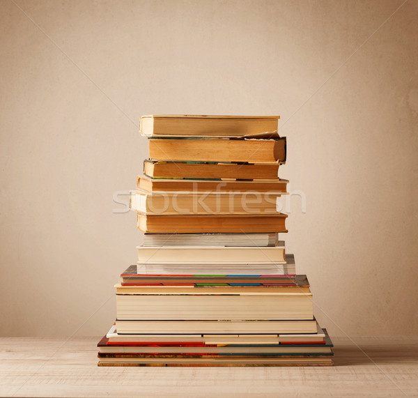 Boeken vintage oude school achtergrond Stockfoto © ra2studio